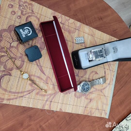 Часы, футляр для украшений