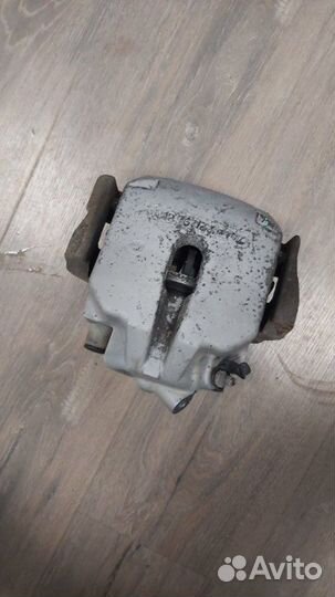 Суппорт передний Bmw 520I E39 M52 1996