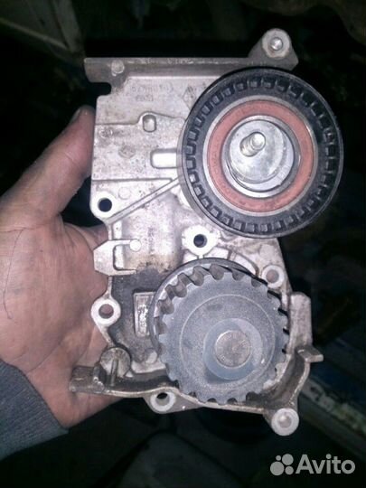 Помпа охлаждения Renault 1,4