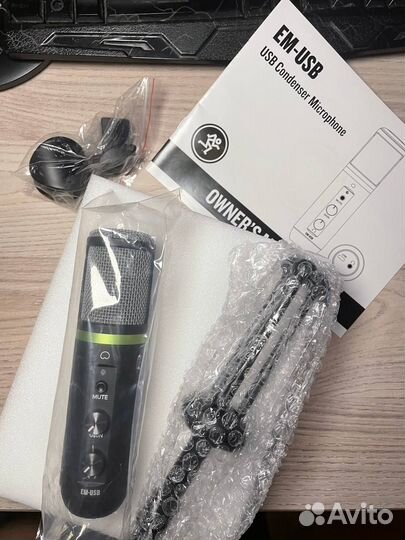 Конденсаторный студийный микрофон Mackie EM-USB