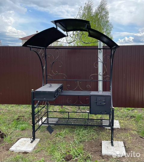 Мангал с крышей