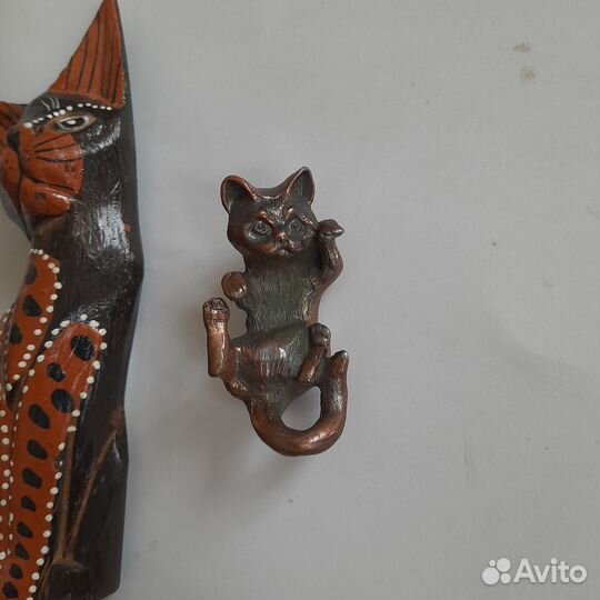 Фигурки кошек