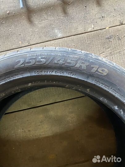 Delinte DS8 255/45 R19 100Y