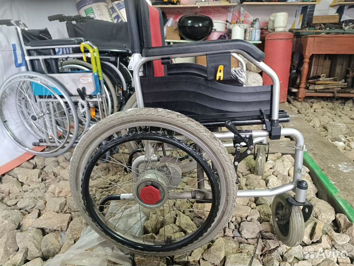 Инвалидная коляска с электроприводом