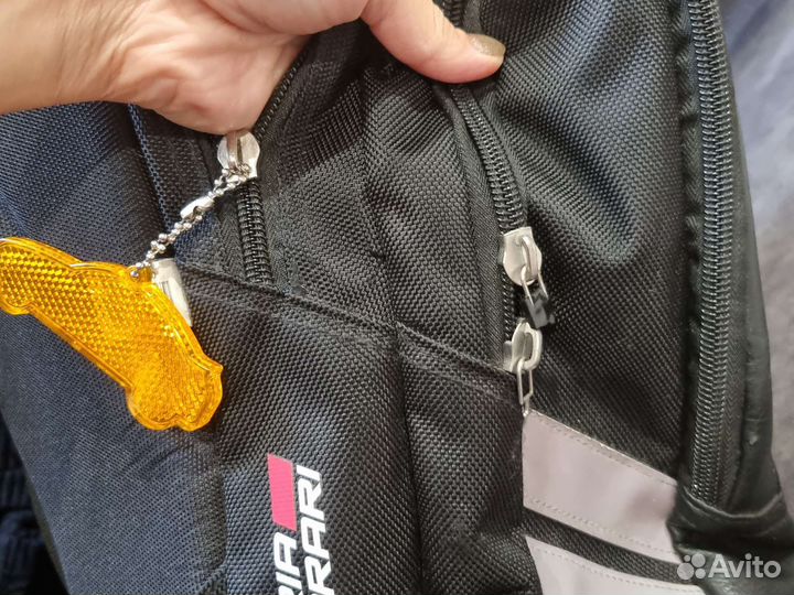 Рюкзак с вещами в школу