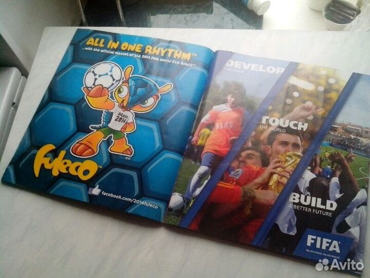 Журнал с наклейками panini
