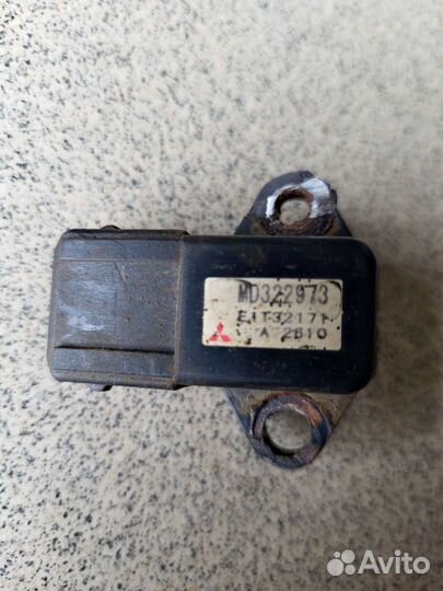 Датчик давления топлива Mitsubishi Montero Sport 1