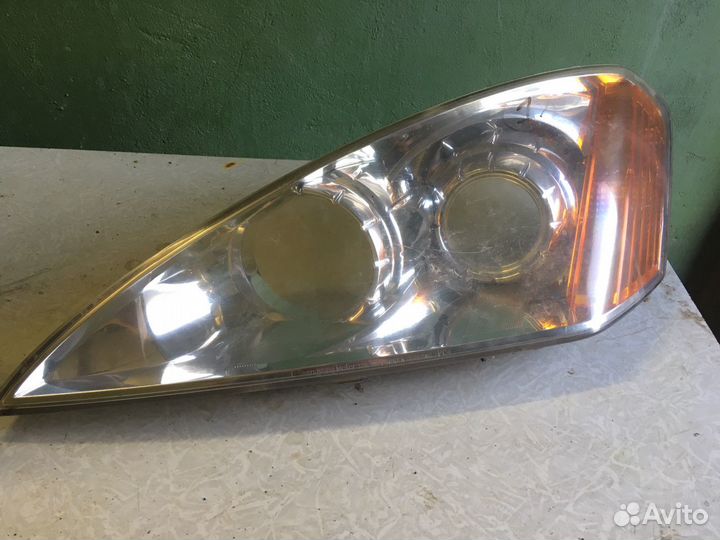 Стекло фары левое на SsangYong Kyron 1