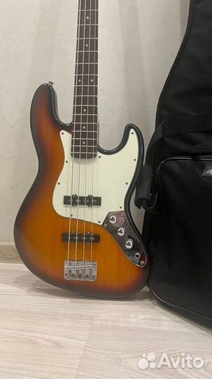Бас гитара Jazz Bass Squier by Fender