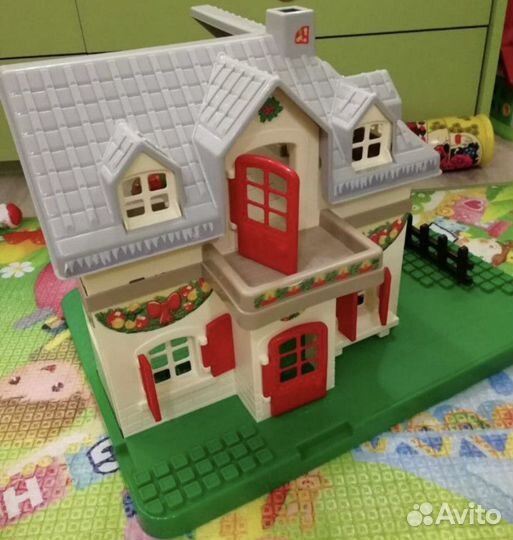 Домик кукольный