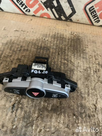 Кнопка аварийки Hyundai Solaris 2013