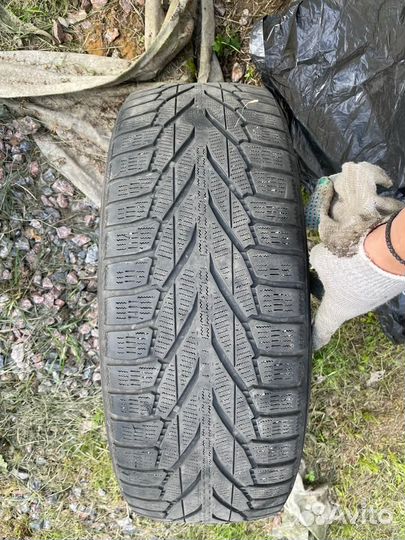 Nokian Tyres Hakkapeliitta SUV 235/60 R18