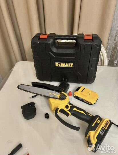 Пила цепная аккумуляторная dewalt