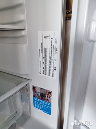 Холодильник indesit sb200