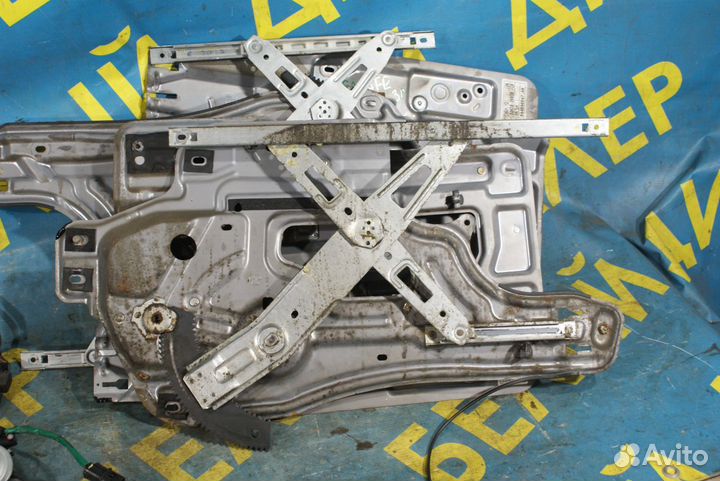 Передний левый стеклоподъемник Hyundai Santa FE