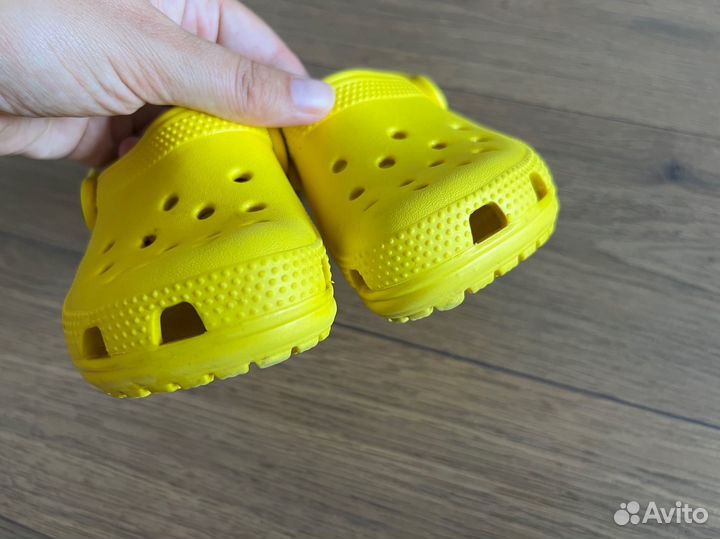 Сандалии crocs c8