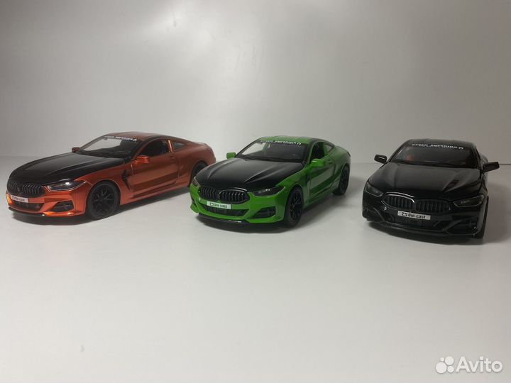 Металлические машинки BMW M8 44T 1:24