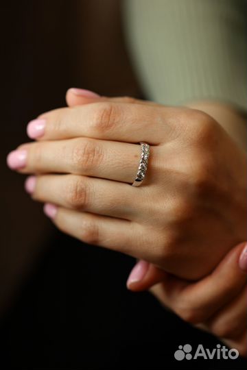 No name кольцо с бриллиантами