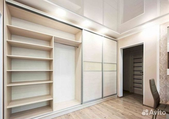 Шкаф купе с зеркалом