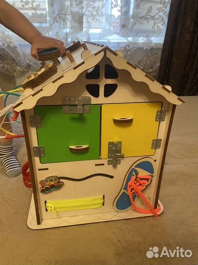 Бизиборд большой дом со светом