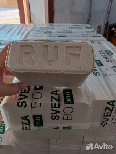 Дрова березовые колотые сухие Топливные брикеты