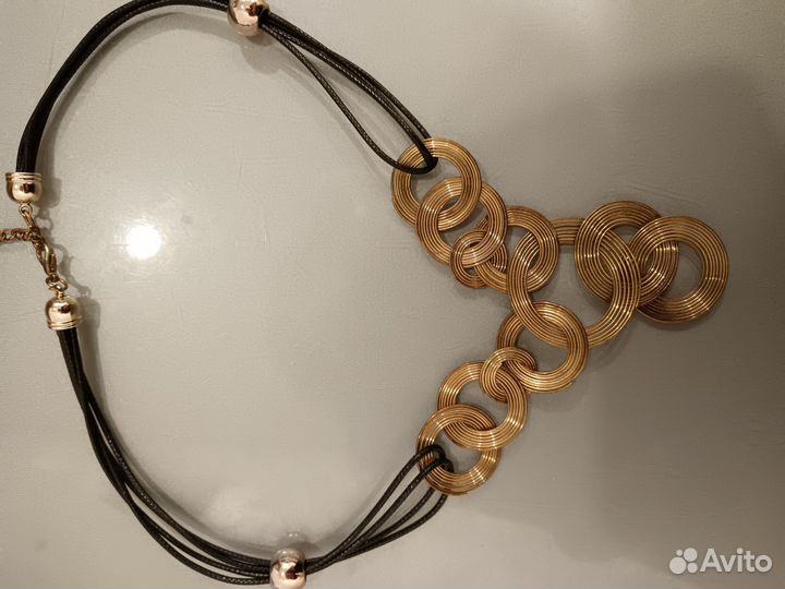 Бусы и колье