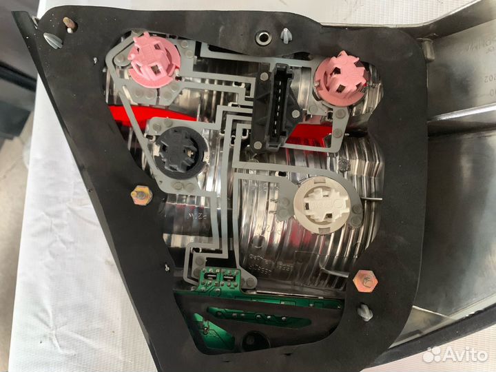 Фонарь задний правый mercedes benz W220 st4401920c