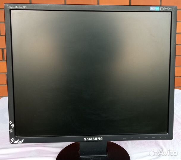 Монитор Samsung