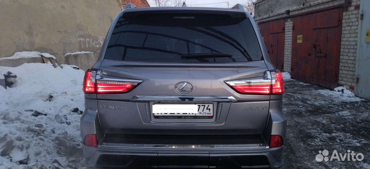 Фонарь правый Lexus LX570 в крышку багажника GBT