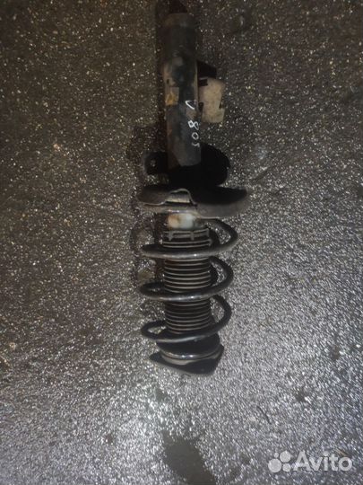 Стойки в сборе на Мазду 3 бк