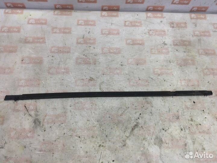 Уплотнитель стекла двери бархотка задний правый