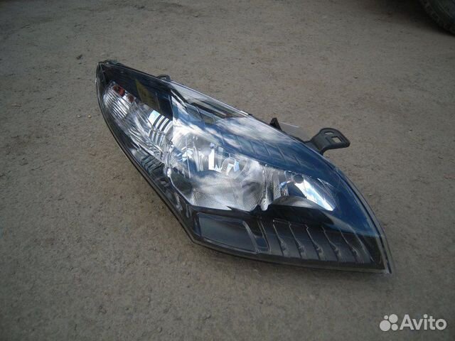 Фара правая передняя правая Renault Megane III