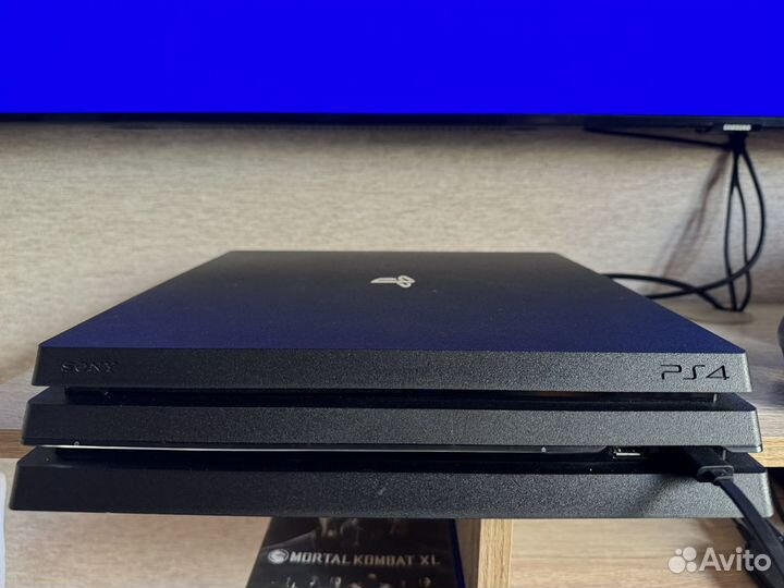 Sony PlayStation 4 Pro 1TB + 2 DualShock 4 + Игра