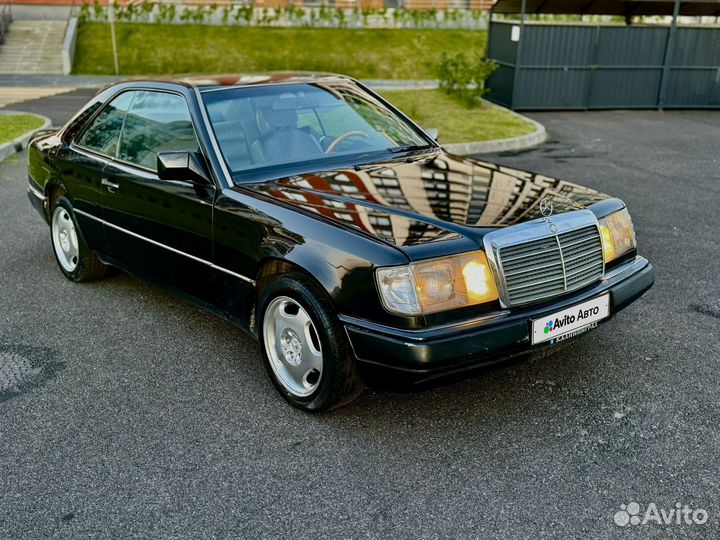 Mercedes-Benz W124 2.3 AT, 1991, 300 000 км