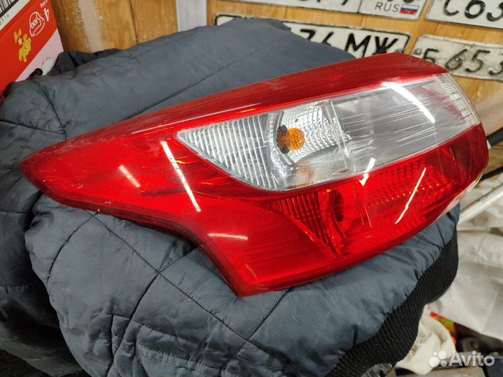 Фонарь Ford Focus