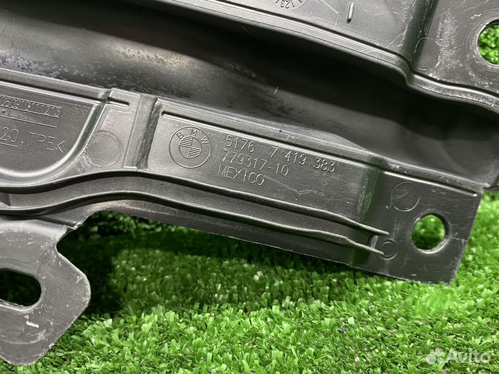 Уплотнитель капота левый BMW G20