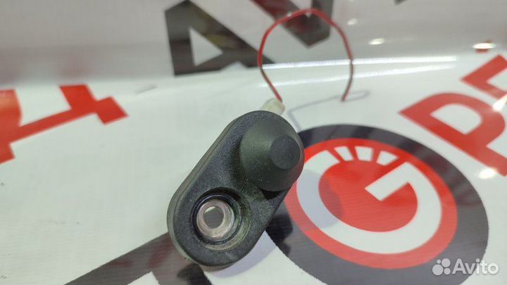 Концевик двери Toyota Camry Gracia SXV20 5S-FE