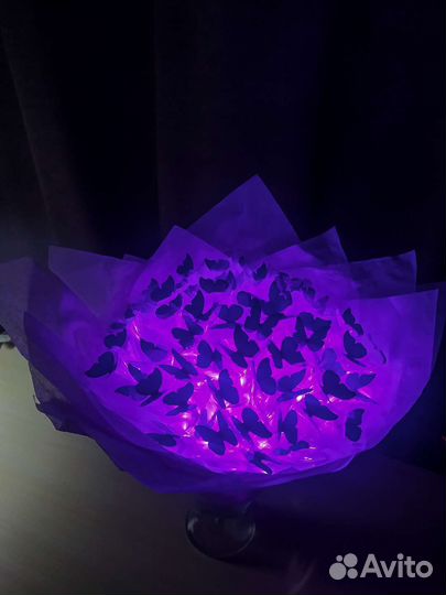 Букет из бабочек с подсветкой