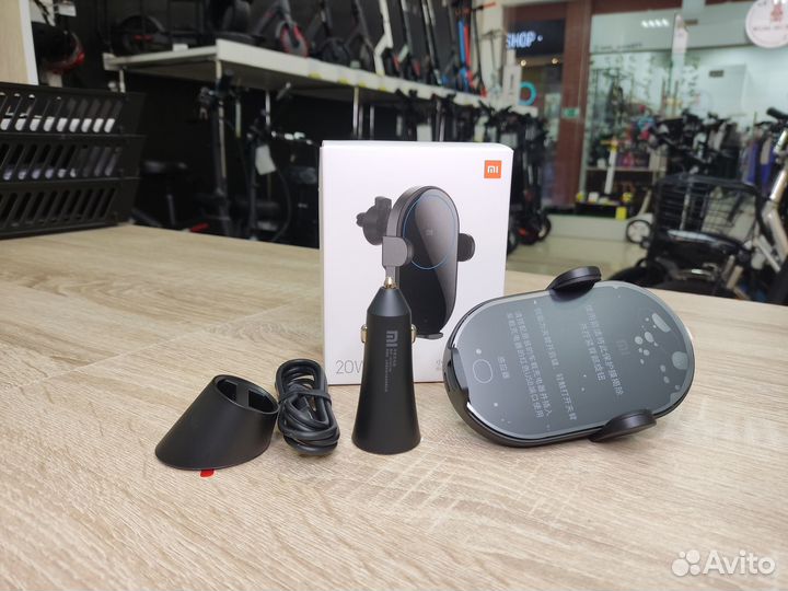 Автодержатель с беспроводной зарядкой Xiaomi 20W