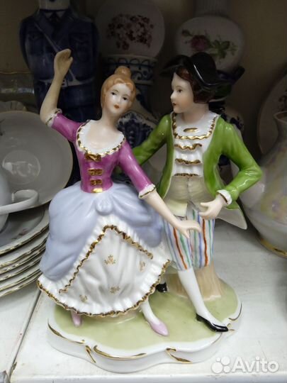 Статуэтка фарфор