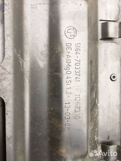 Накладка на радиаторы E60 BMW