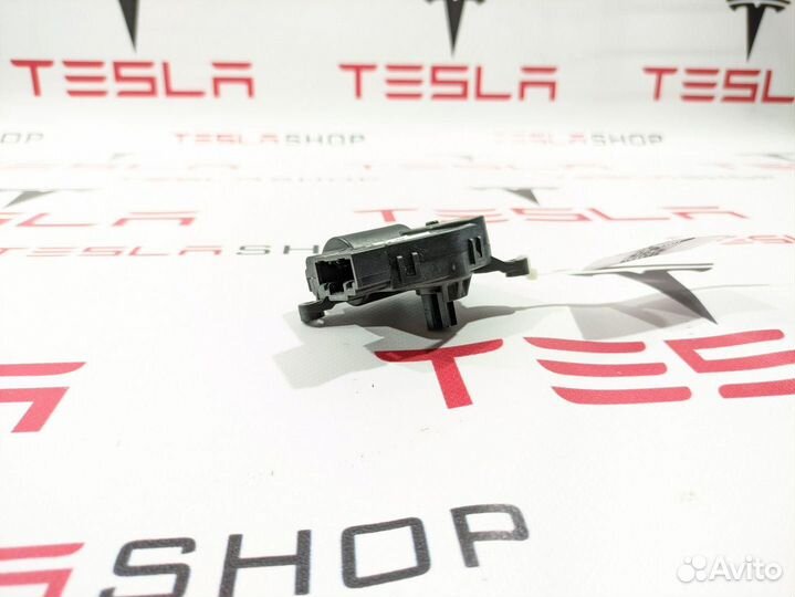 Сервопривод печки салона (печки) Tesla Model 3