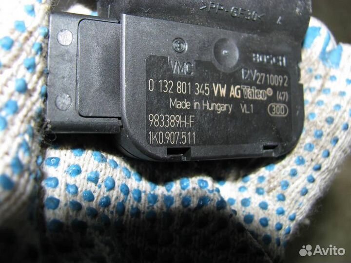 Моторчик заслонки печки VW Tiguan 2007-2011