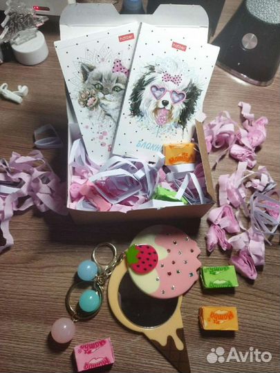 Брелок-зеркало, подарок для девушки (2вида)