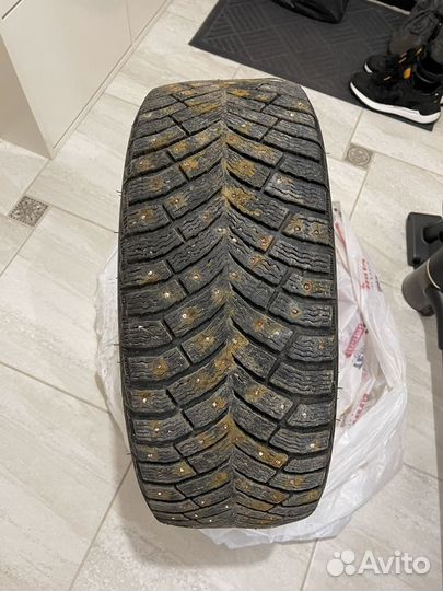 Michelin X-Ice North 4 225/45 R18