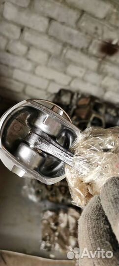 Поршни комплект мотор М275 AMG на Мерседес