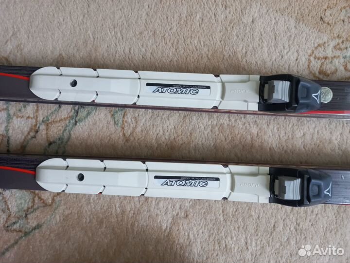 Беговые лыжи atomic