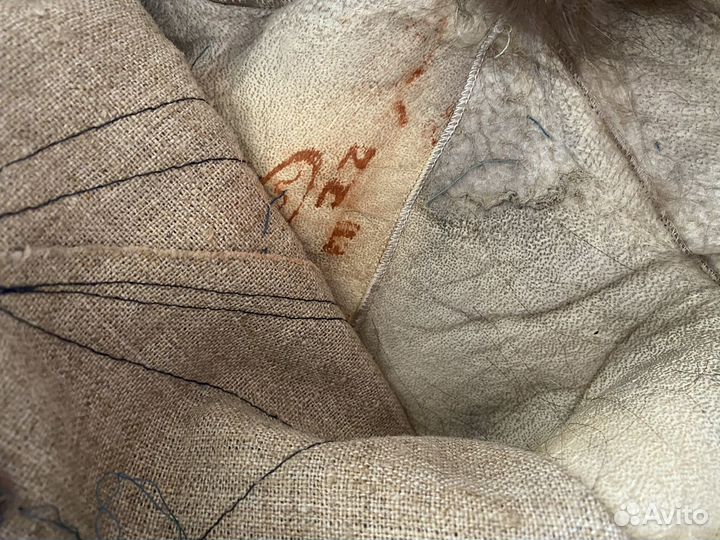 Меховые шапки и воротник