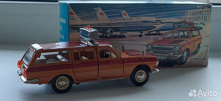 Модель автомобиля Волга Газ 2402 Аэрофлот 1:43