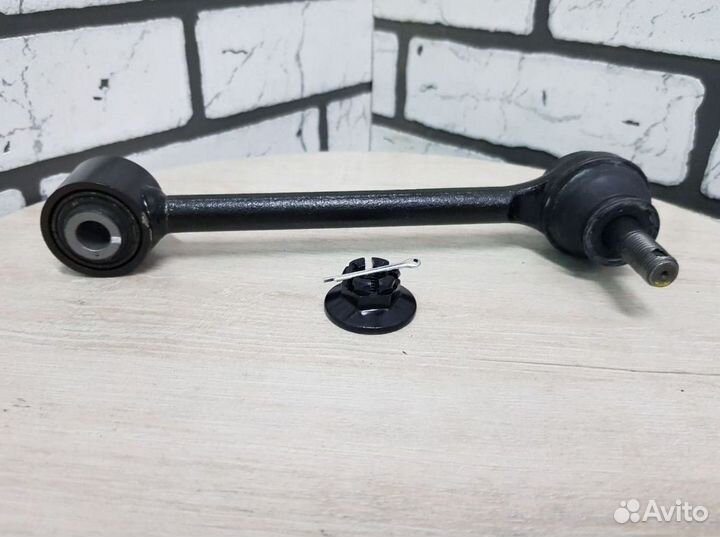 Рычаг подвески левый зад. нижний